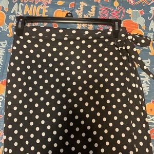 Polka dot midi length skirt